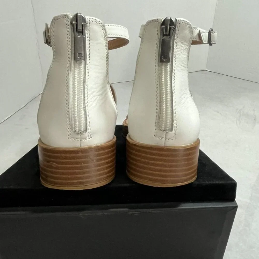 Lucky Brand LK-Elian Leather Strappy Sandals T-Strap White 6.5